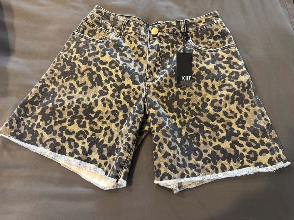 Kut From The Kloth Hailey High Rise Bermuda Shorts Size 4 Sage Green